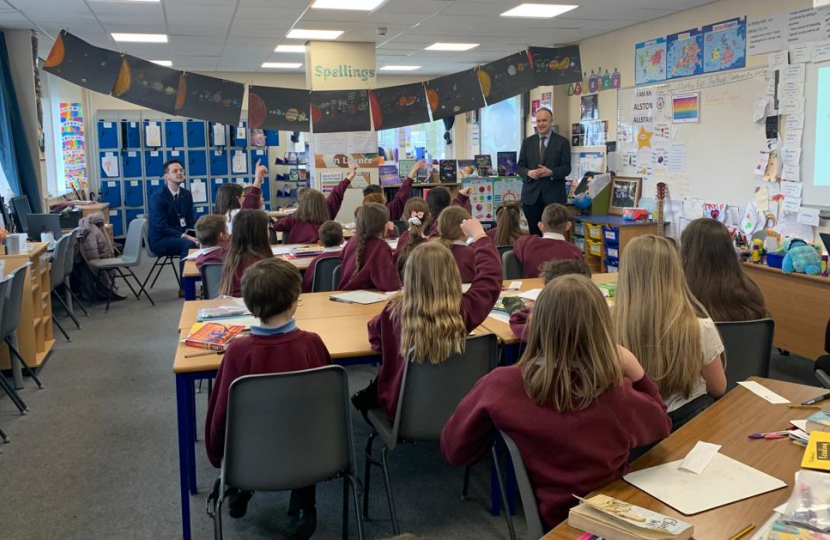 Dr Neil Hudson MP and students from Alston Primary School